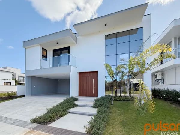 Casa com 3 suítes em Condomínio Florianópolis