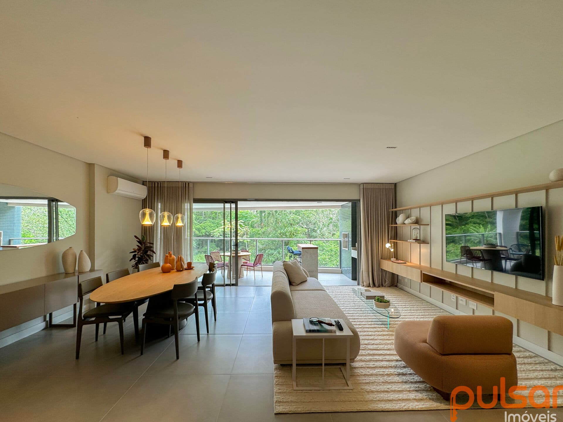 Apartamento 3 suítes mobiliado e decorado em Cacupé / Florianópolis.