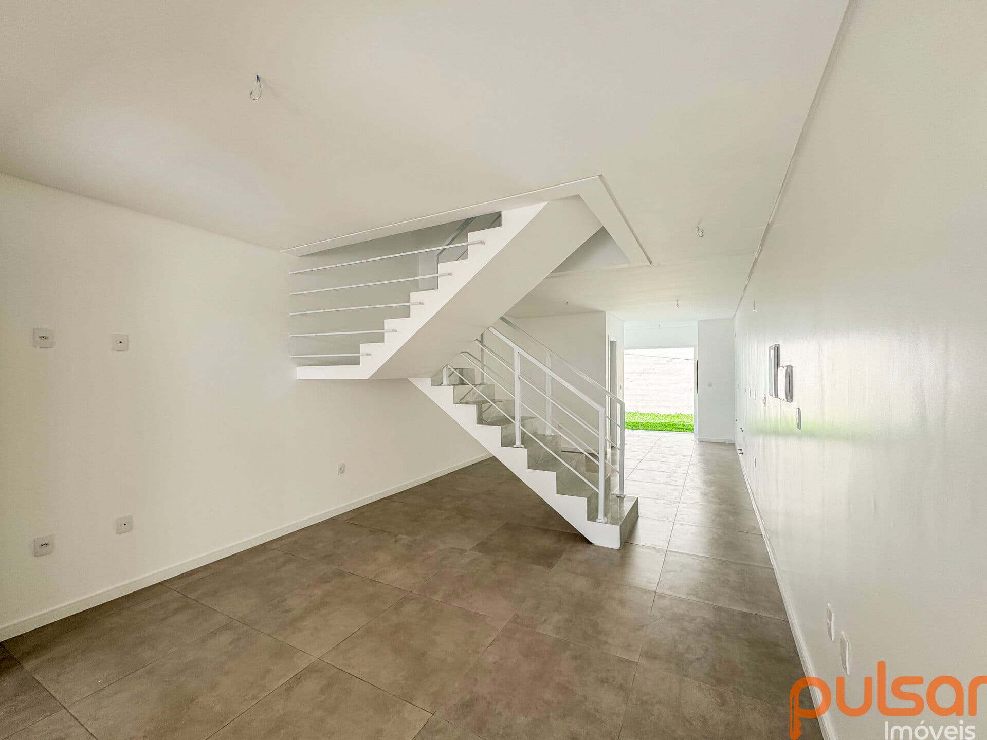 Casa Duplex com 2 suítes à 600 metros da Praia dos Ingleses em Florianópolis/SC.