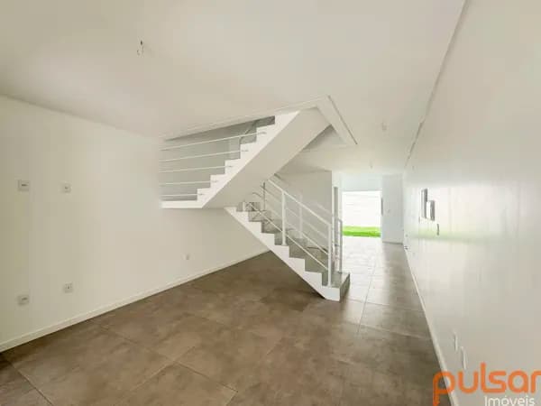 Casa Duplex com 2 suítes à 600 metros da Praia dos Ingleses em Florianópolis/SC.