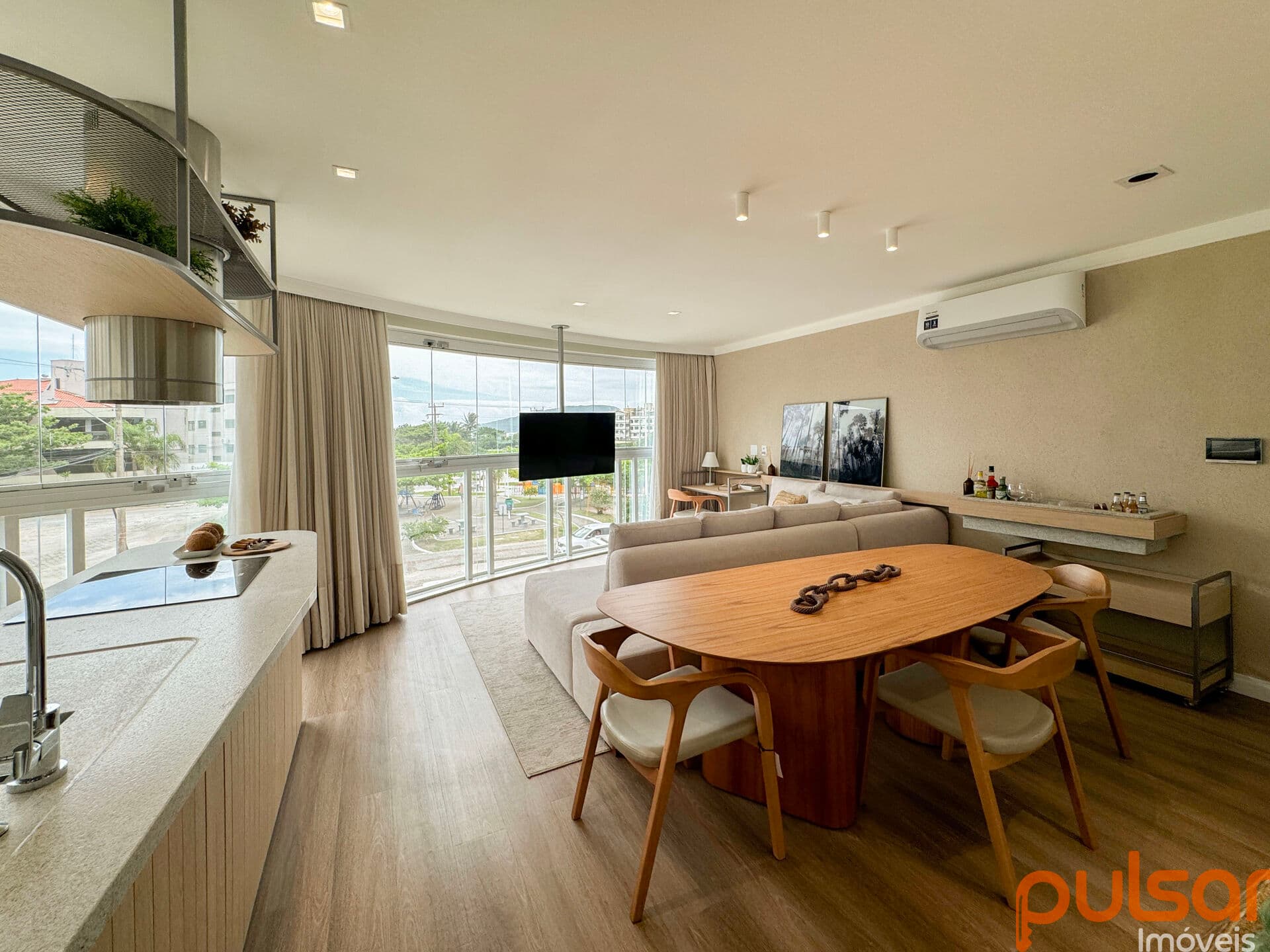 Apartamento 2 Suítes Mobiliado e decorado na Praia dos Ingleses