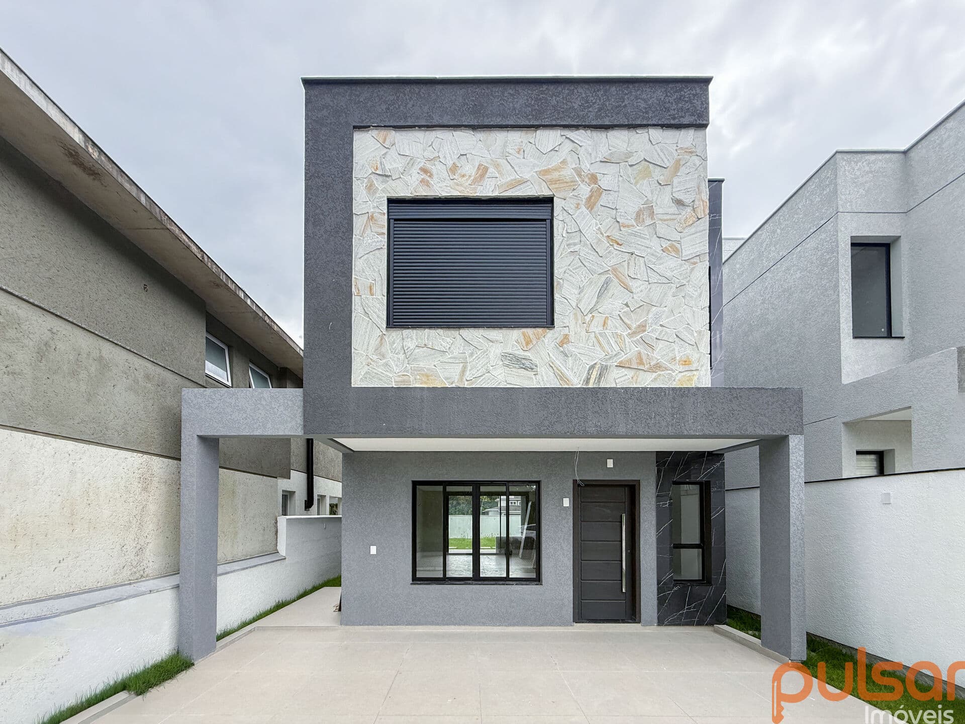 Casa 3 Suítes Santo Antônio de Lisboa