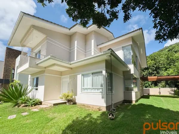 Casa 3 dormitórios em condomínio Santo Antônio de Lisboa