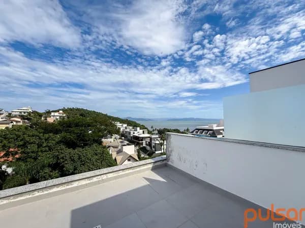 Apartamento cobertura duplex com 3 suítes no João Paulo.