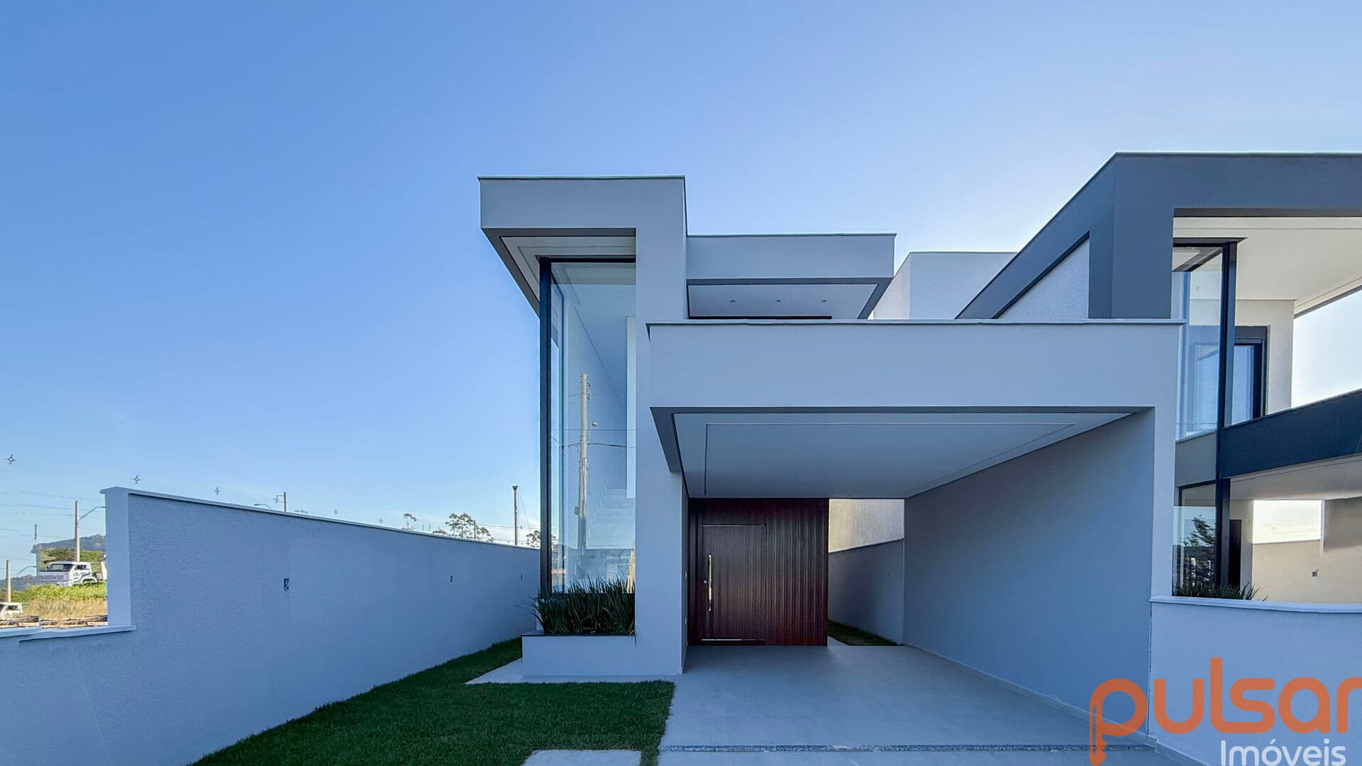Casa individual com 3 dormitórios à venda próximo ao Sapiens Parque.