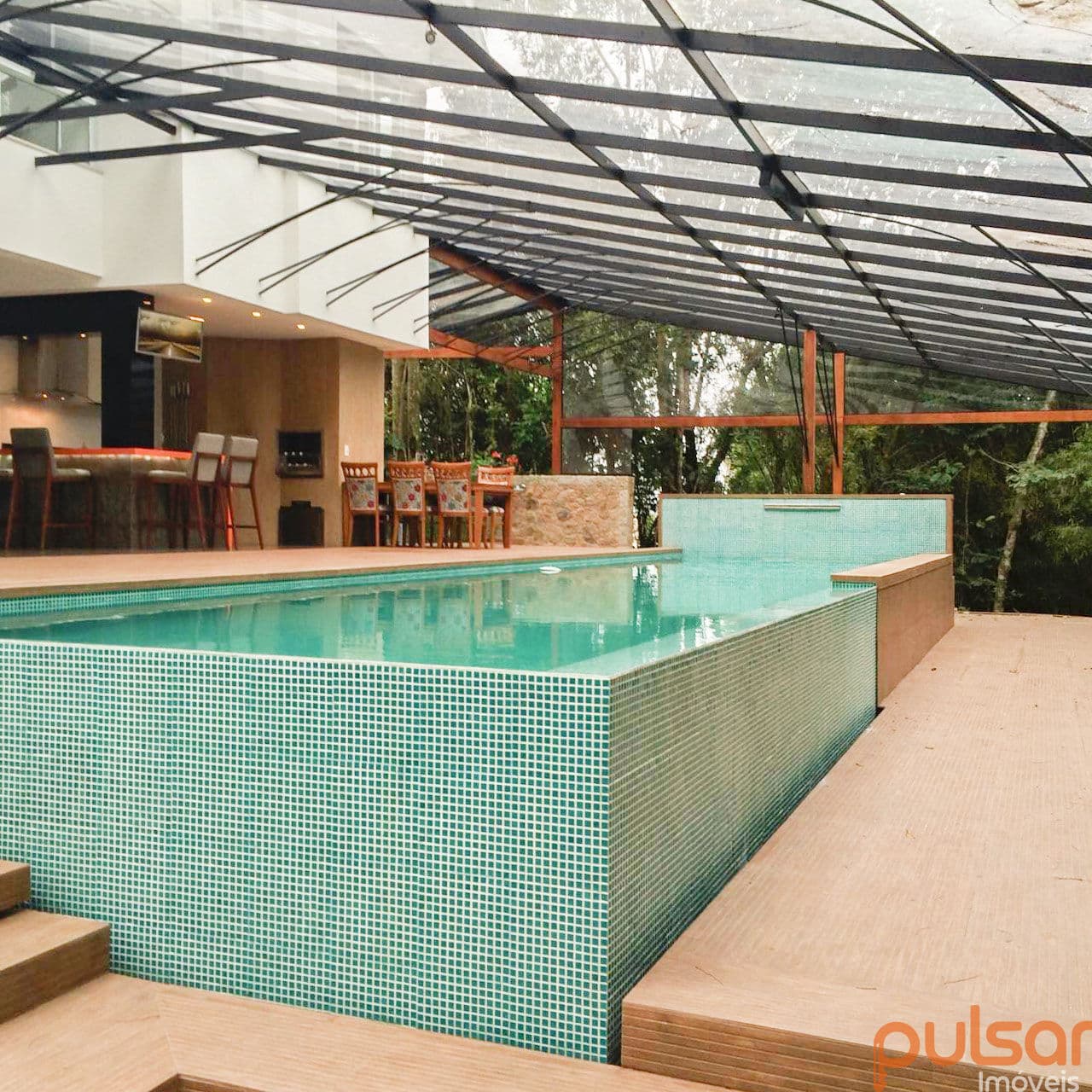 Casa Alto Padrão em condomínio 4 quartos Canasvieiras