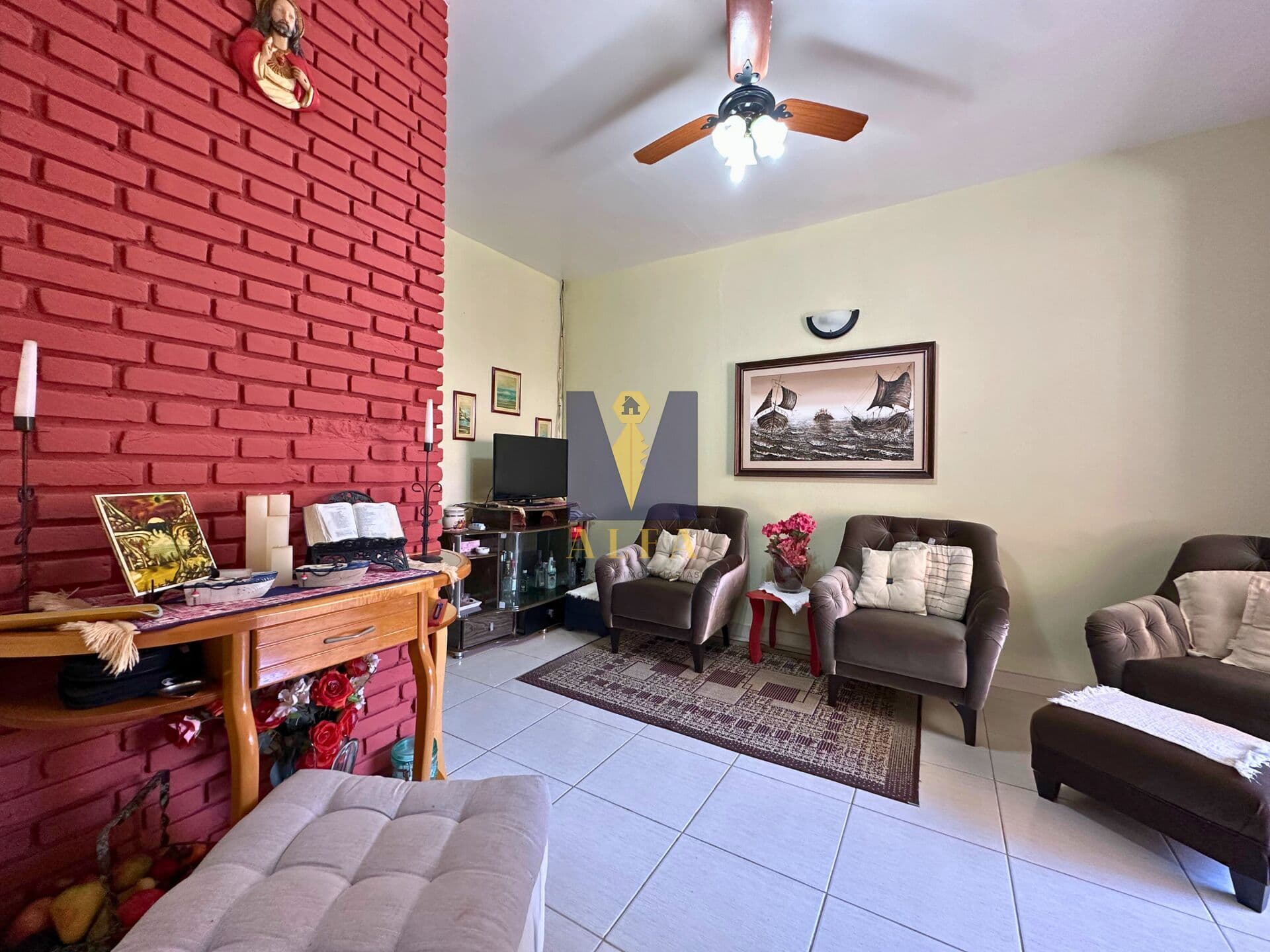 Apartamento de 2 domritórios a poucos passos da Praia da Enseada.