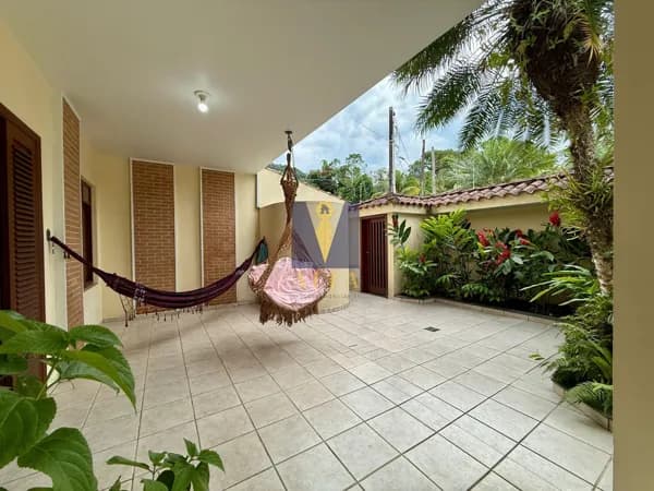 Casa à venda na Praia da Enseada em Ubatuba/SP.