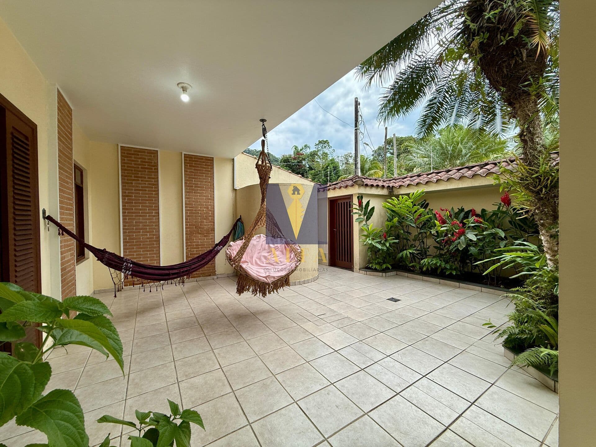 Casa à venda na Praia da Enseada em Ubatuba/SP.