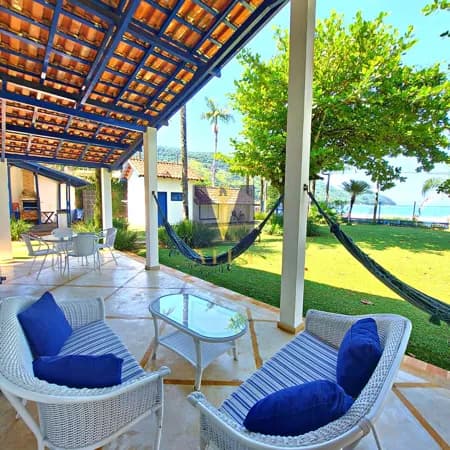 Casa / Área pé na areia à venda na Praia da Enseada
