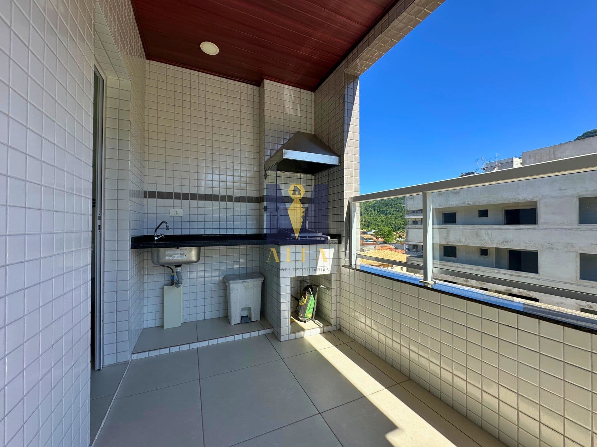 Apartamento a 250 metros da Praia das Toninhas