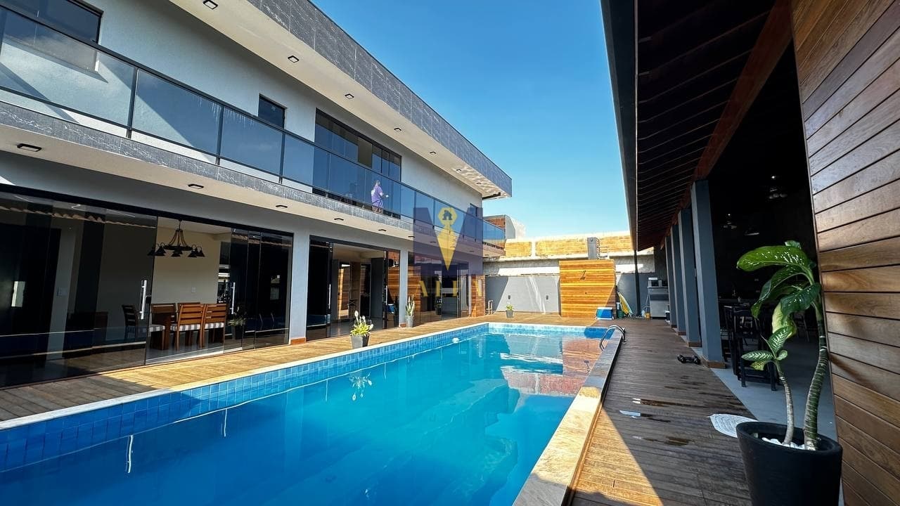 Casa Alto padrão com 6 dormitórios sendo 5 suítes no bairro Jardim Carolina em Ubatuba.