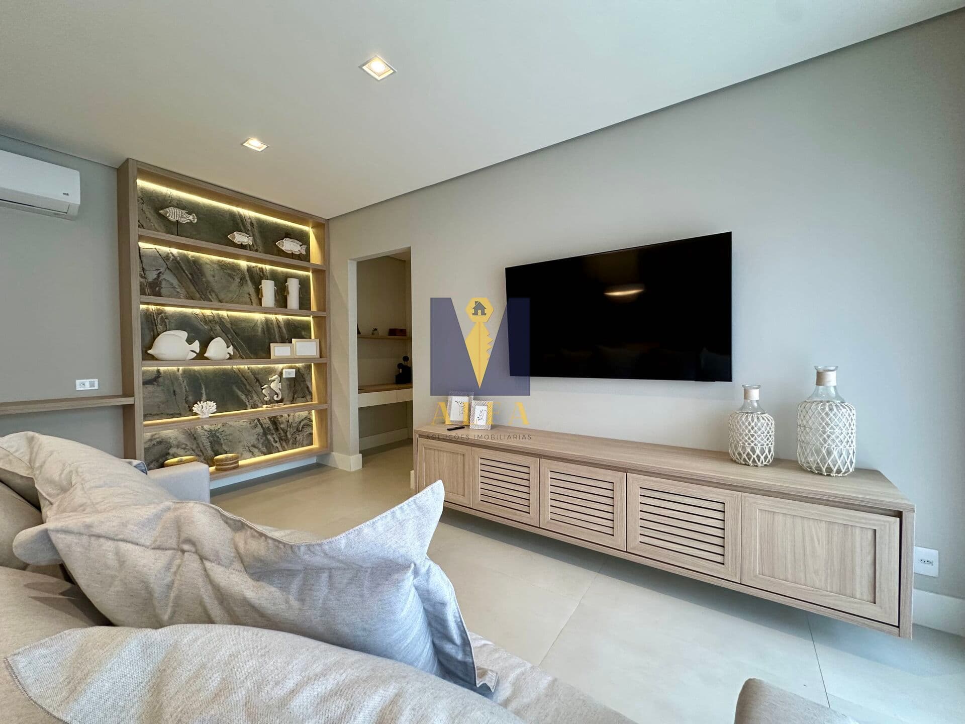 Apartamento à venda na Praia da Enseada em Ubatuba 3 suítes, 122m² e 2 vagas