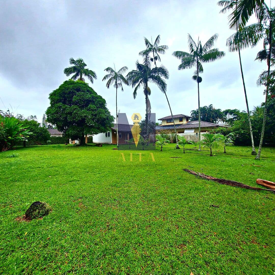 Terreno à venda próximo a Praia da Enseada