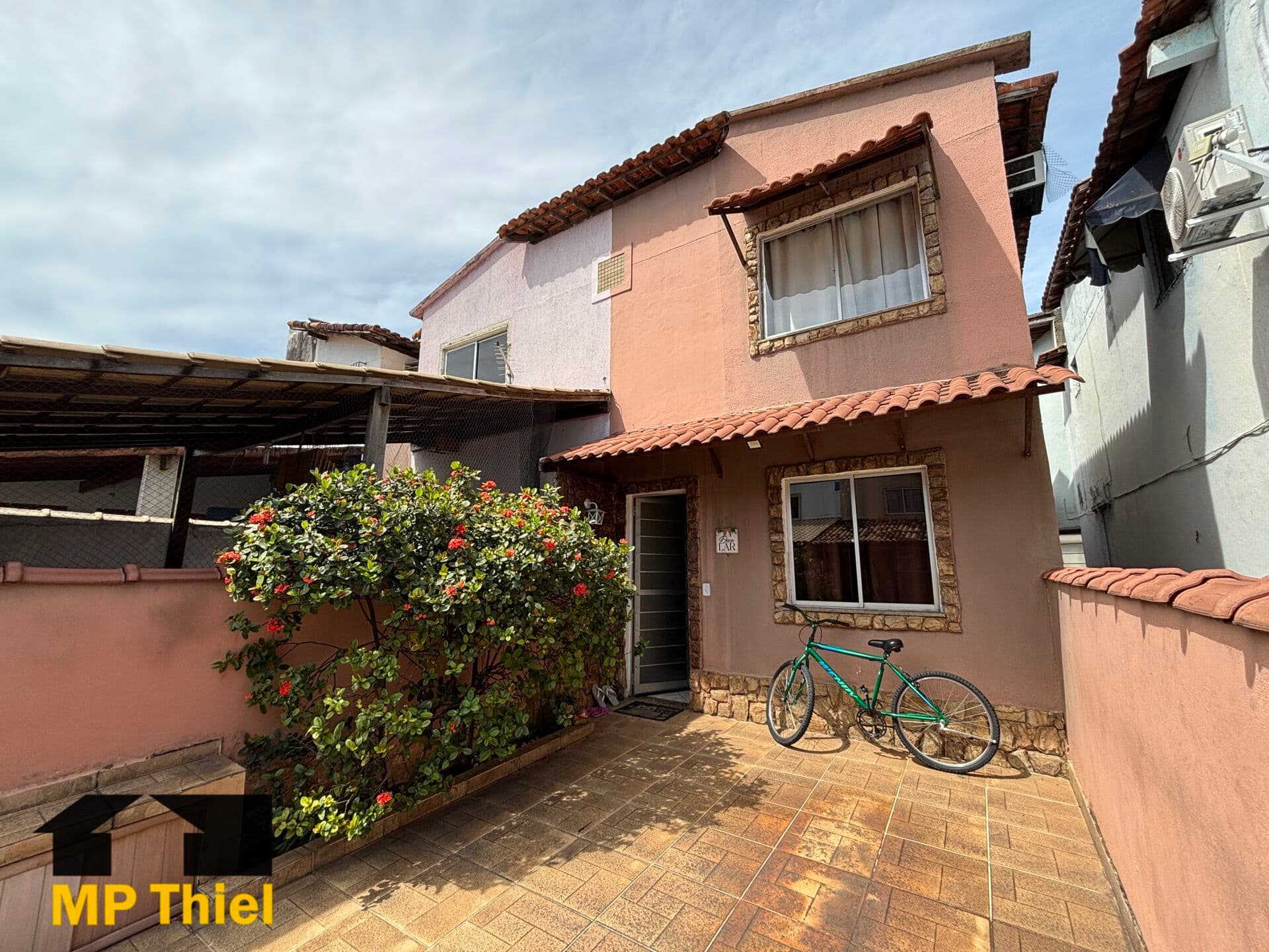 Condomínio Residencial Mesquita - Casa com Amplo quintal