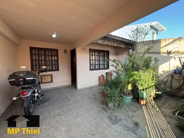 Casa no Condomínio Beija-Flor V - 4 quartos (2 Suítes)