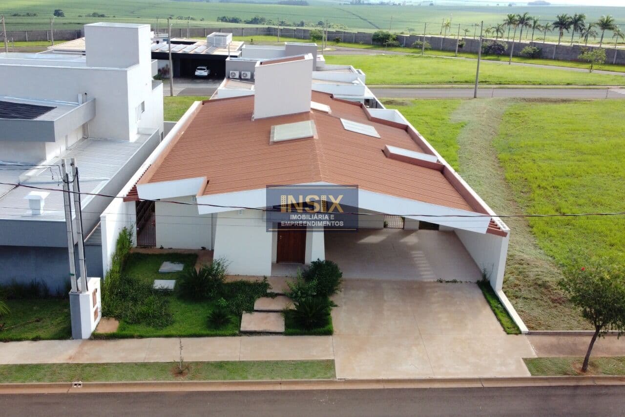Casa Alto Padrão a Venda em Pederneiras/SP