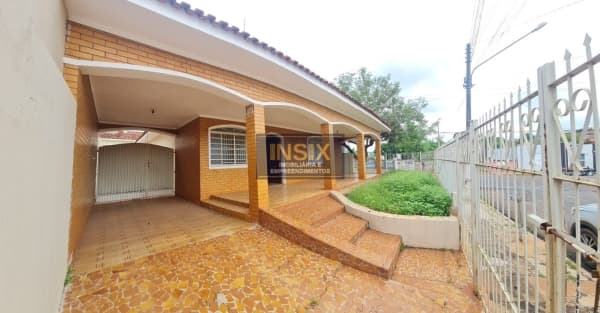 Casa no Centro de Pederneiras/SP