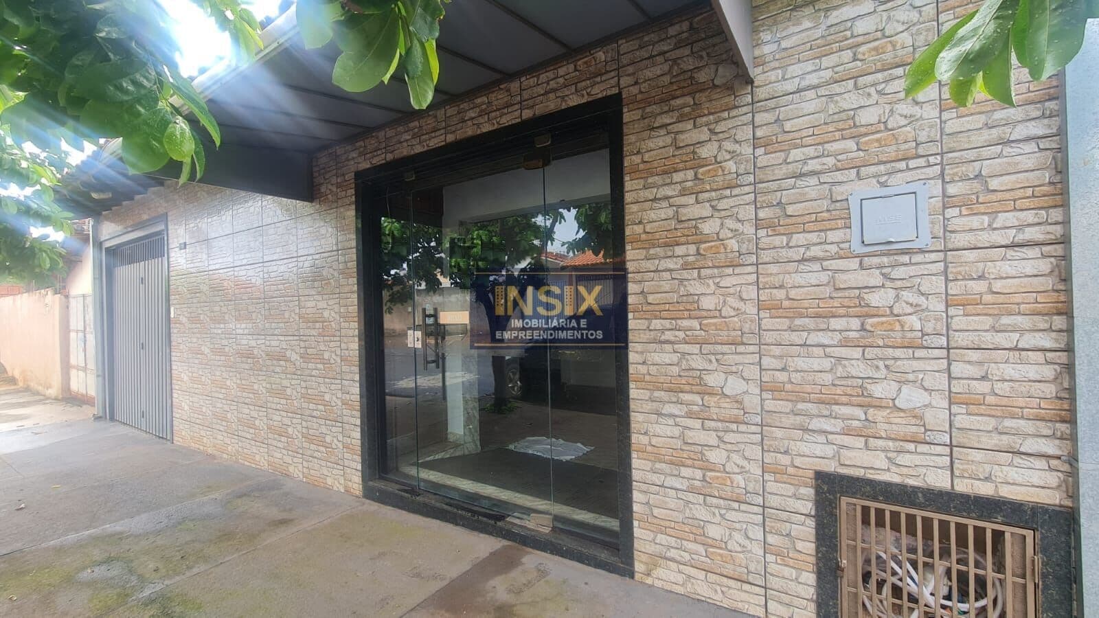 Aluga-se Sala Comercial no Michel Neme em Pederneiras/SP