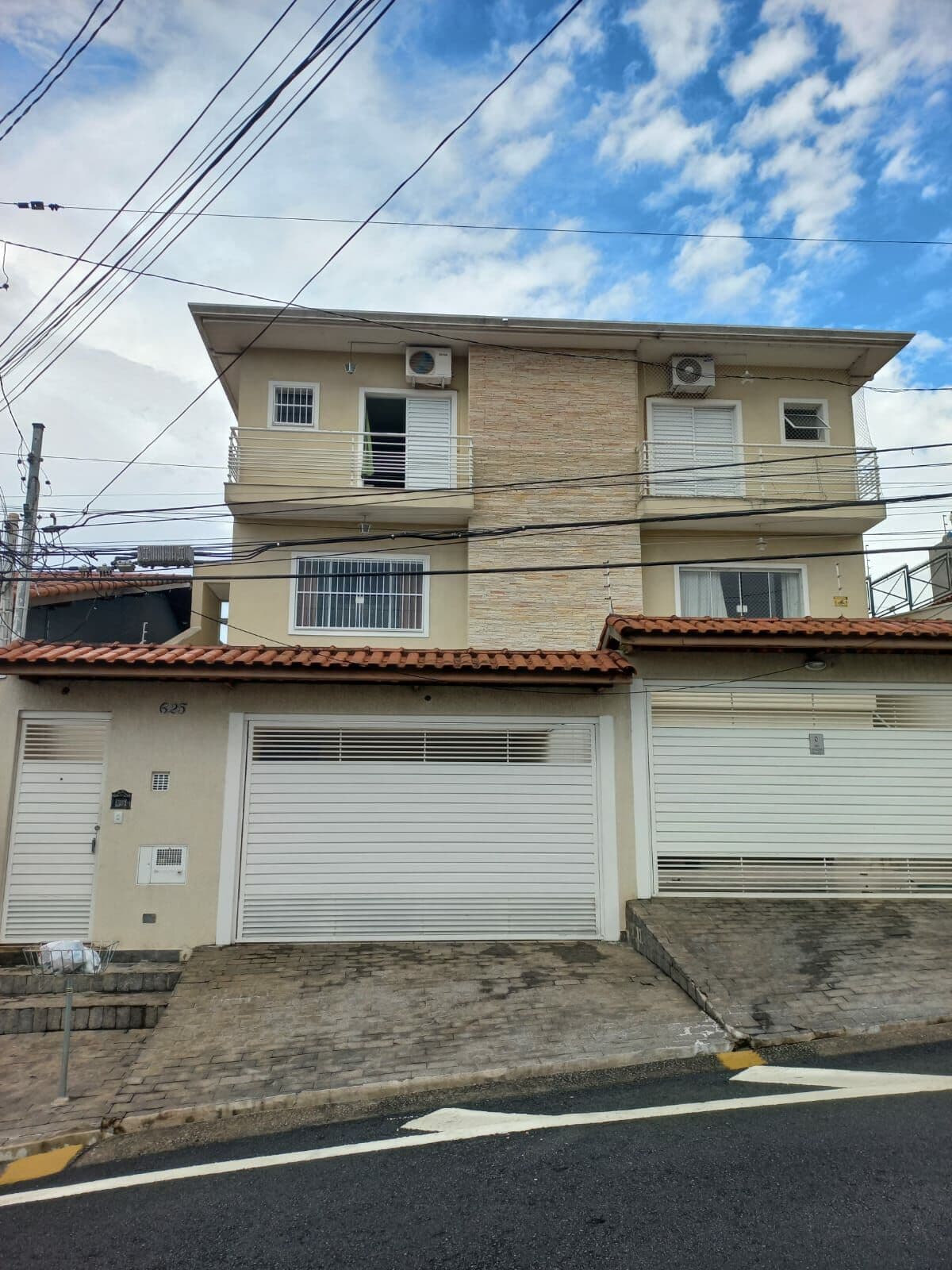 Casa com 3 Suítes no Bairro Jardim das Flores - Osasco