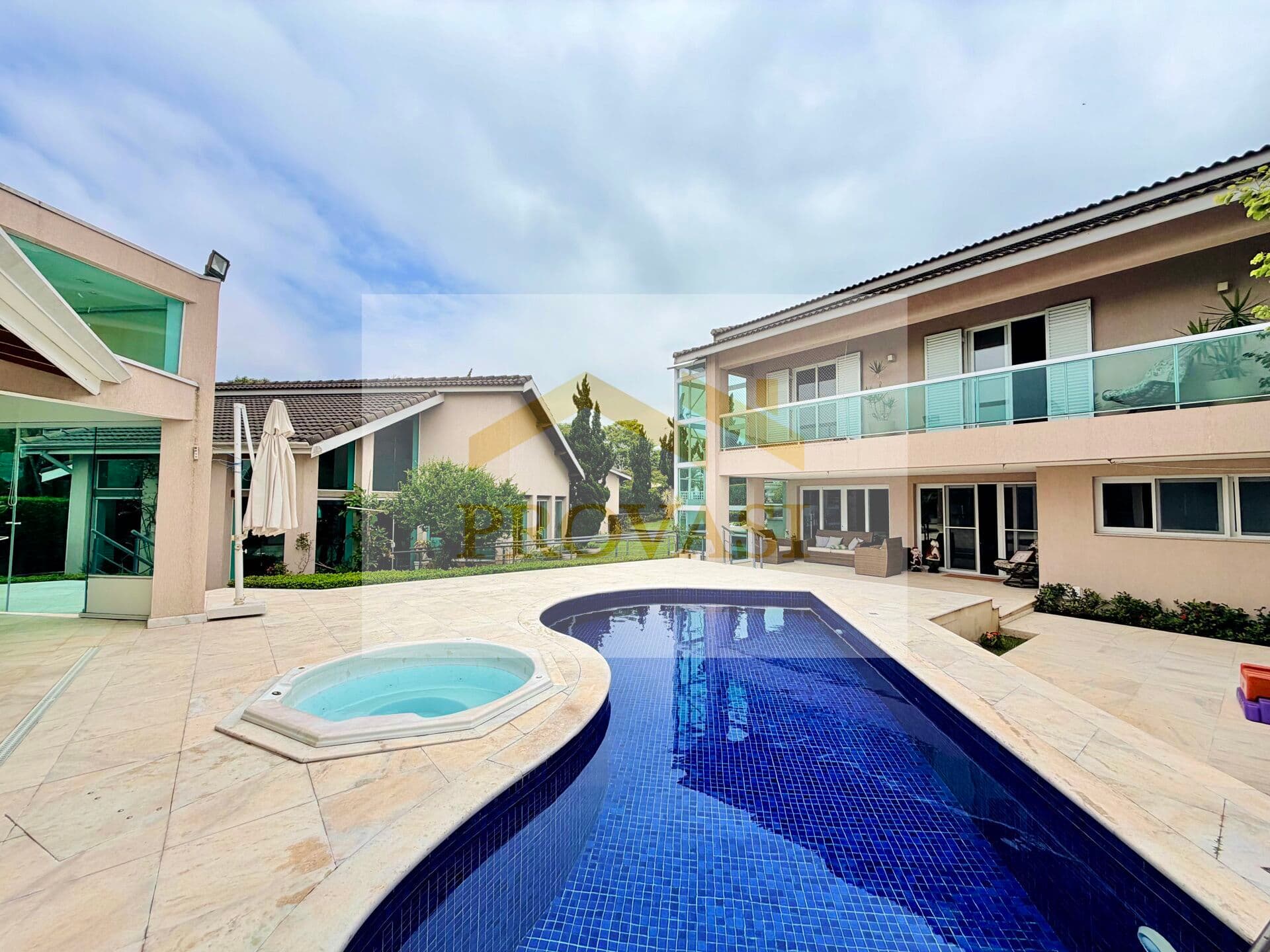 Casa à Venda em Alphaville Residencial 11 - Santana de Parnaíba - SP