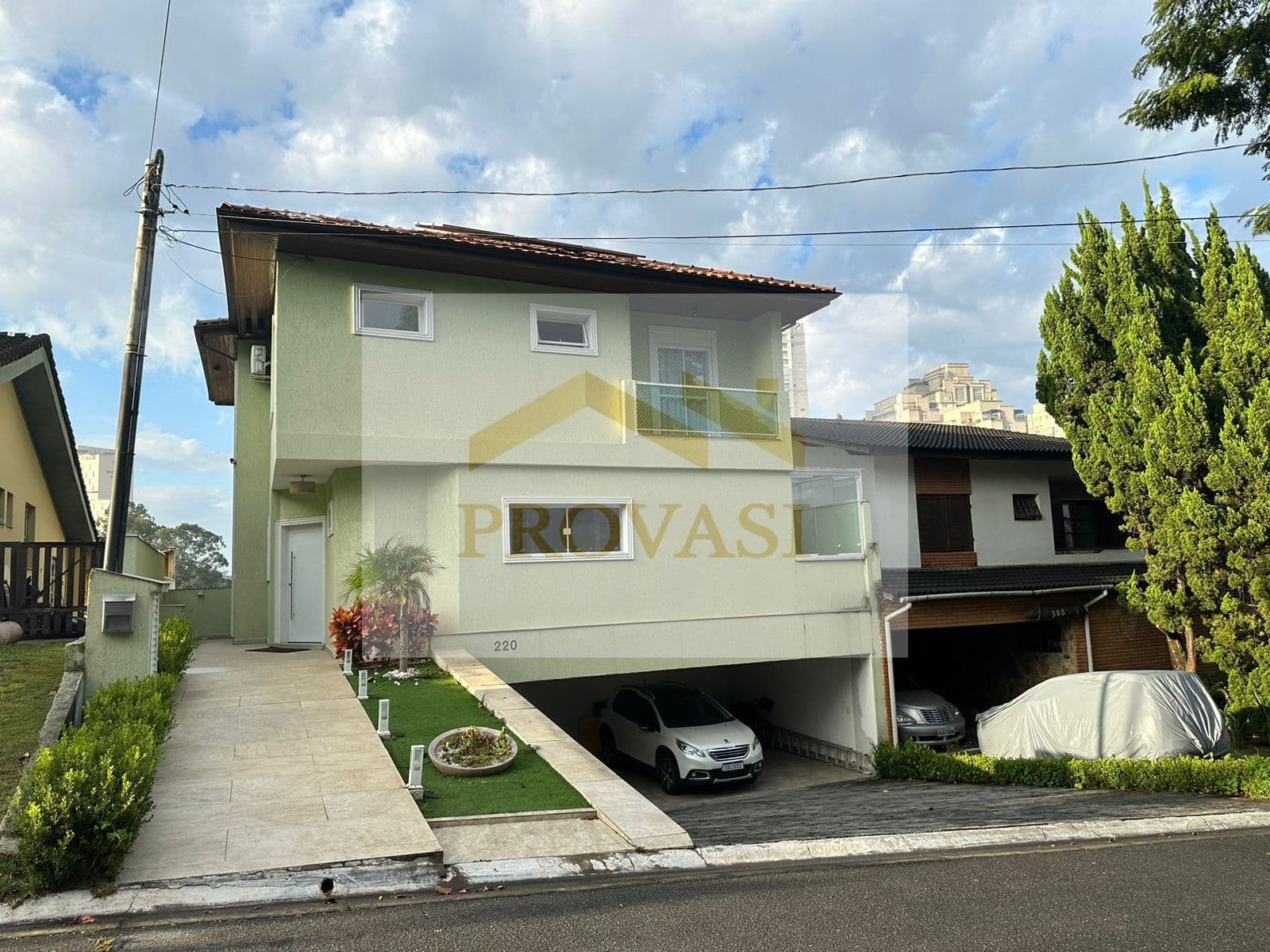 Casa em Condomínio com 4 Dormitórios e 308 metros em Alphaville - Santana de Parnaíba