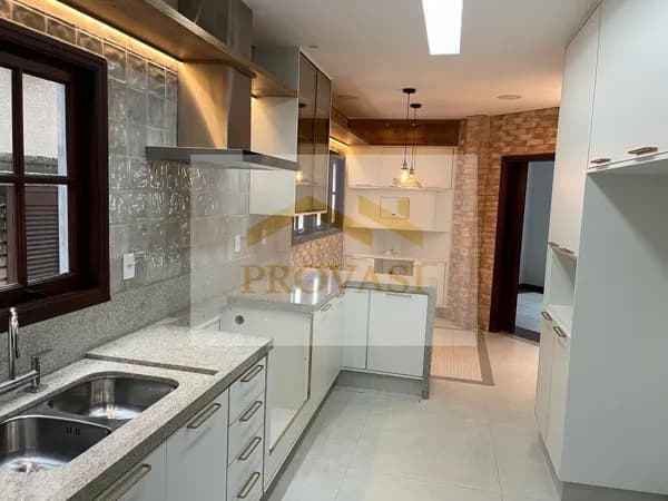 Casa com 5 suítes- 360m²- Residencial 11- Alphaville- Santana de Parnaiba