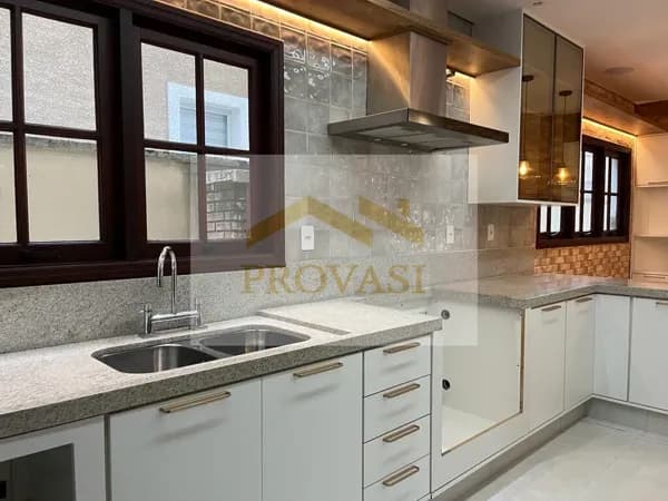 Casa com 5 suítes- 360m²- Residencial 11- Alphaville- Santana de Parnaiba