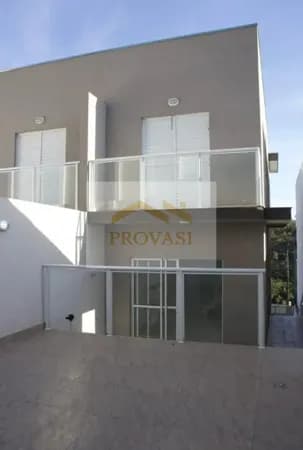 Linda casa com 100 metros de área construída - 2 suítes