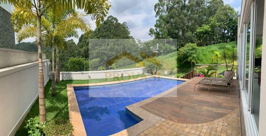 Maravilhosa Casa de alto padrão localizada no Residencial Villa Solaia com:* 460m² de área terreno
