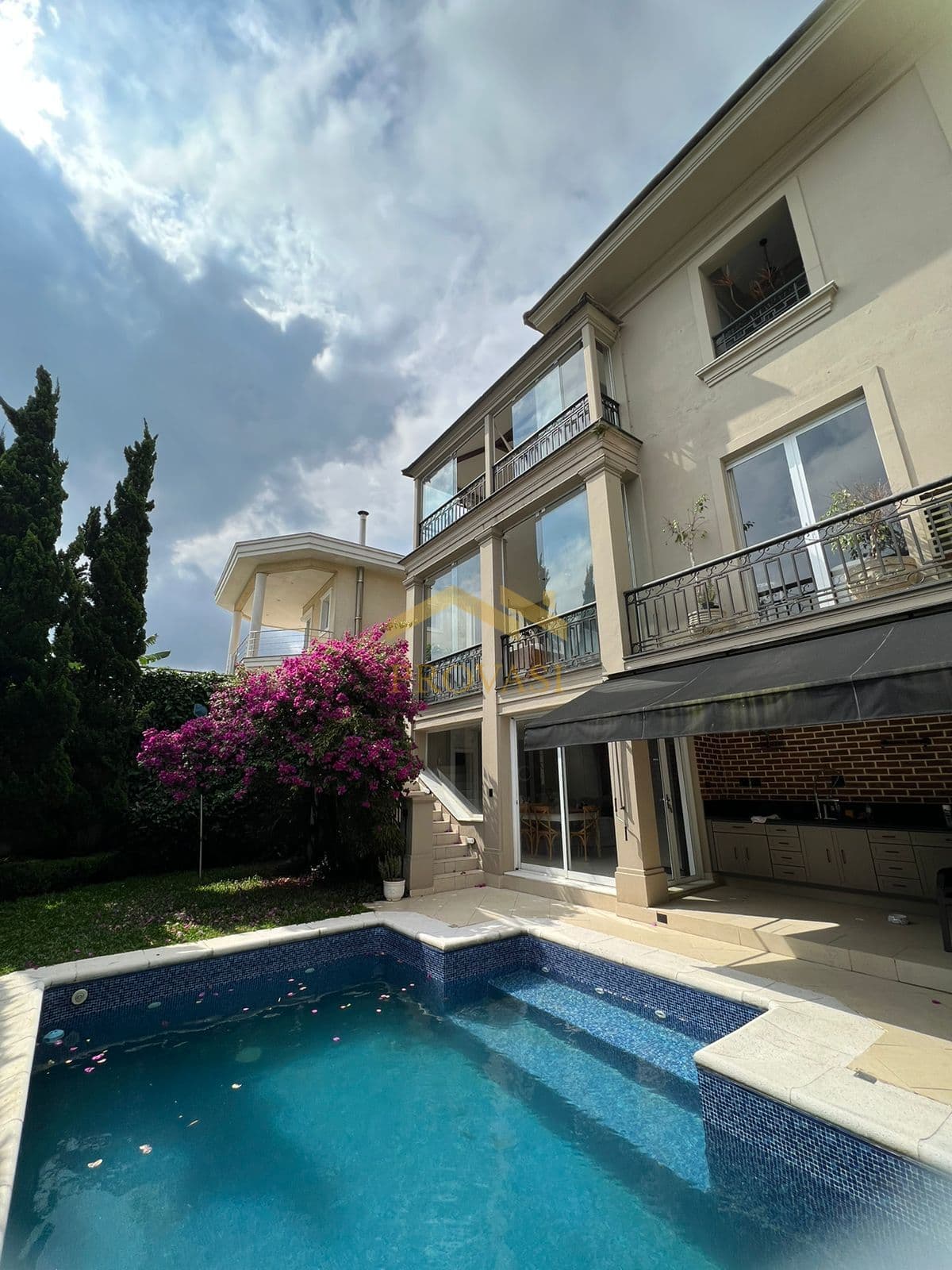 Casa Mobiliada com 4 suítes e 474 metros- Residencial Valville 1 - Alphaville, Santana de Parnaíba