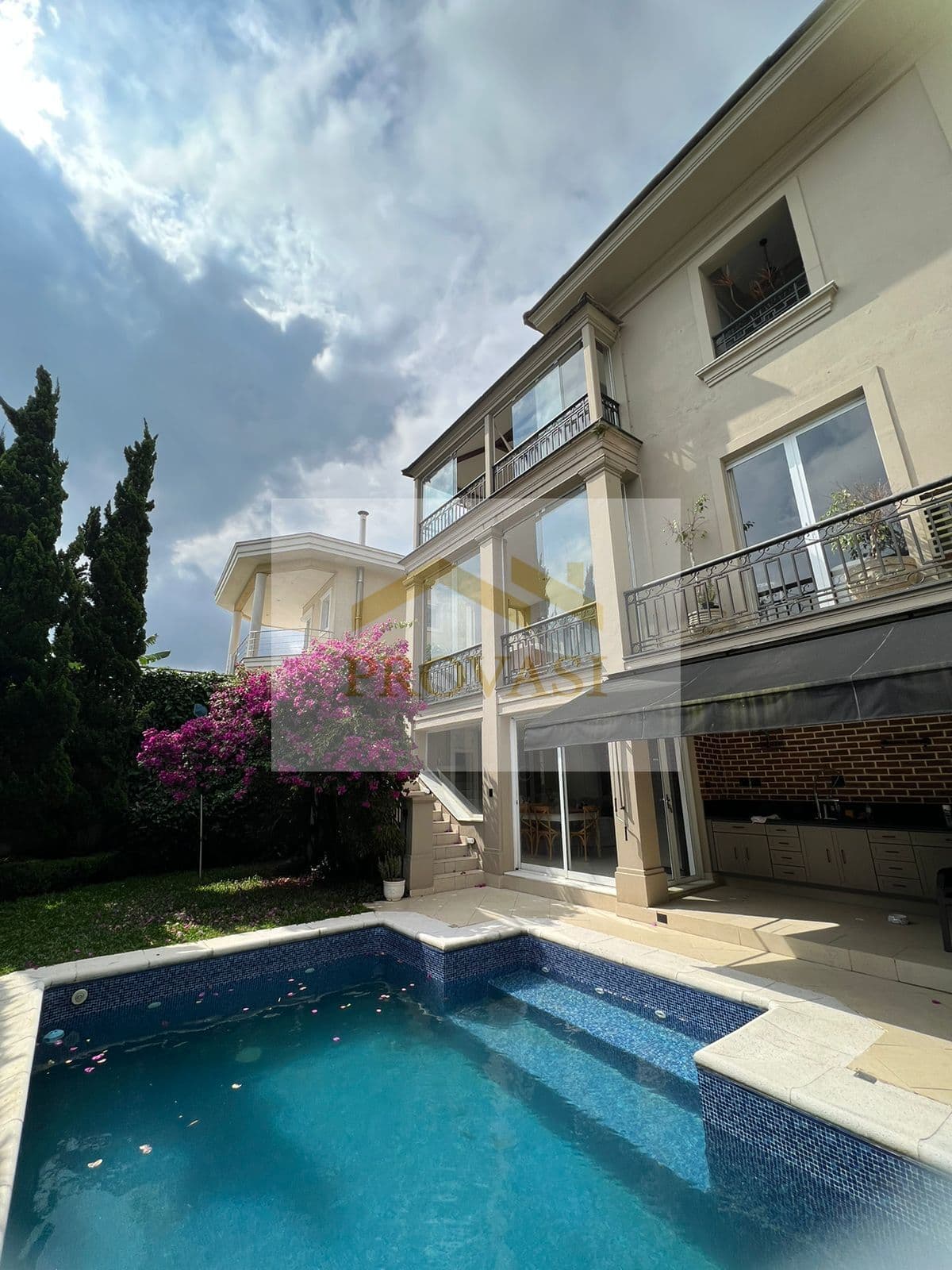 Casa Mobiliada com 4 suítes e 474 metros- Residencial Valville 1 - Alphaville, Santana de Parnaíba