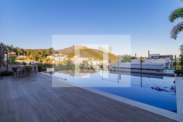 Casa a Venda com 5 Suítes, 835 metros de terreno e 740 metros de construção - ALPHAVILLE 10 - Santana de Parnaíba