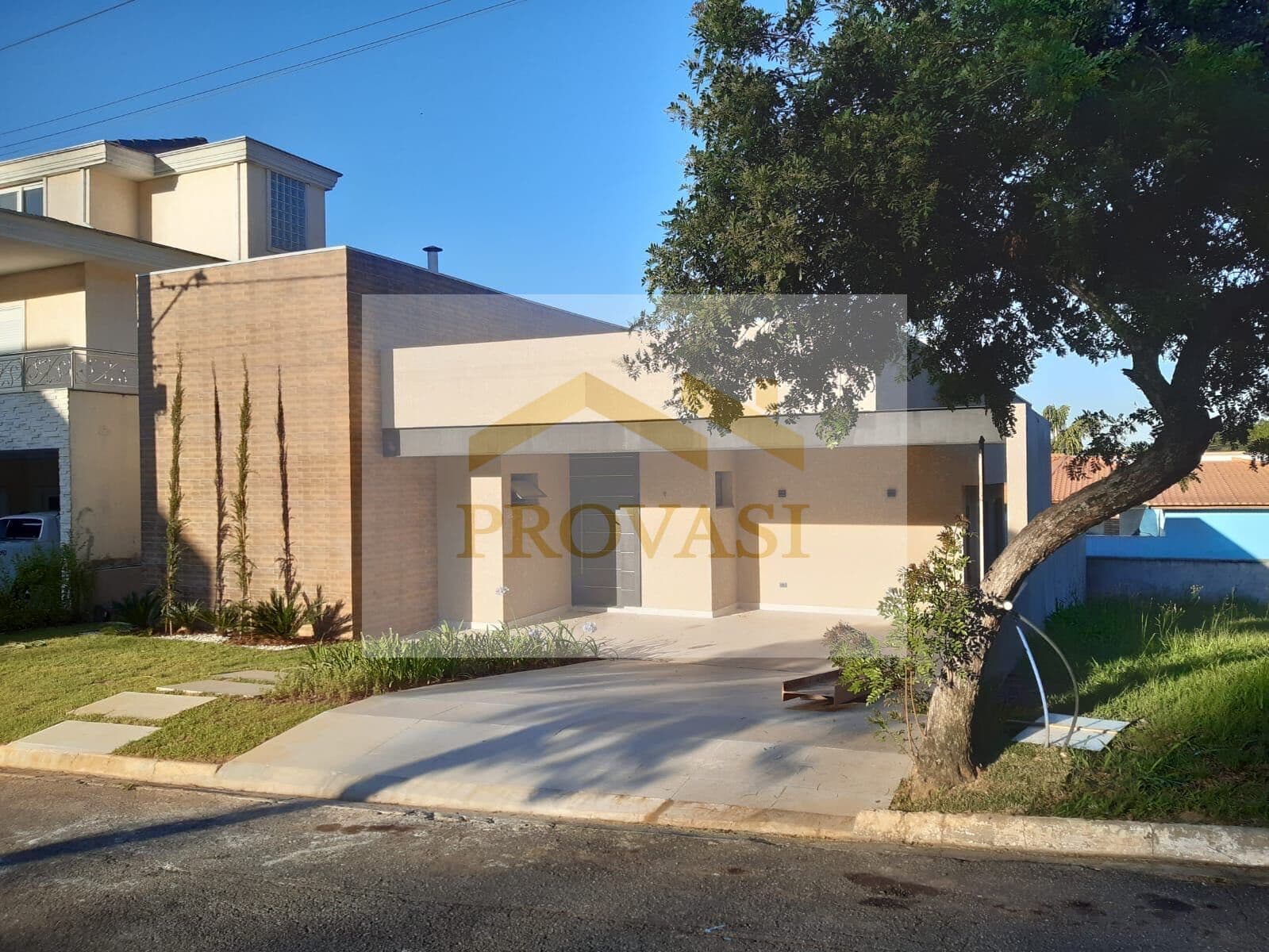 Casa com 4 suítes- 320m2- Valville 2- Alphaville- Santana de Parnaíba