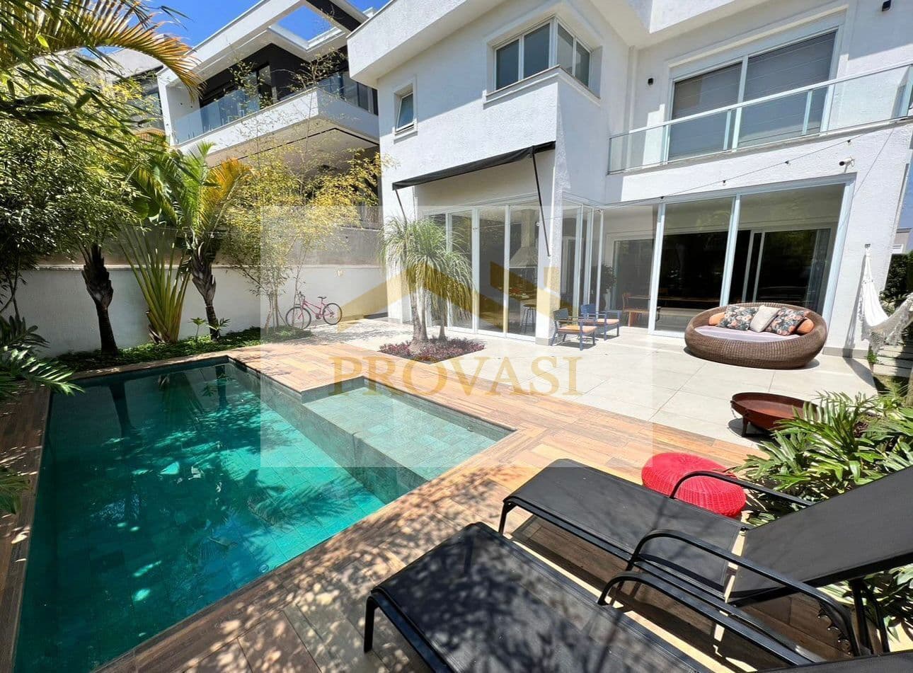 Casa com 4 suítes com closet- 425 m²- no Condomínio Residencial Tamboré 10- Por 7.250.000,00