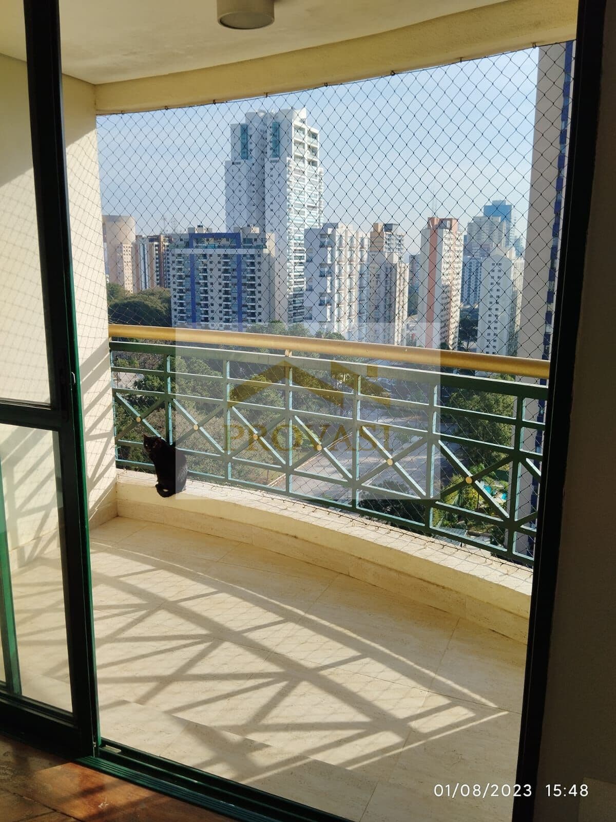 Apartamento com 3 quartos, 96 m²