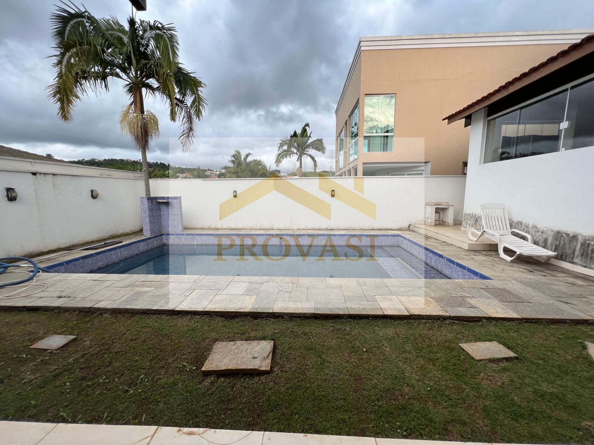 Casa à Venda - Oportunidade - R$2.800.000,00 - Alphaville Residencial 11