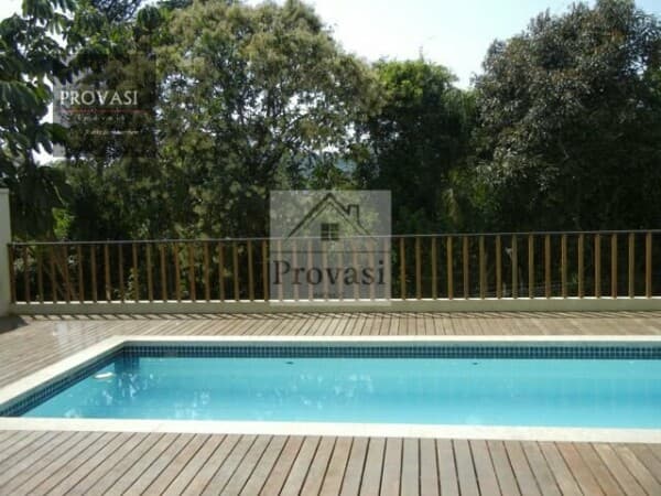 belíssima casa, 4 suites, sala 3 ambientes lareira , visita, jantar, totalmente integrada com área gourmet, churrasqueir