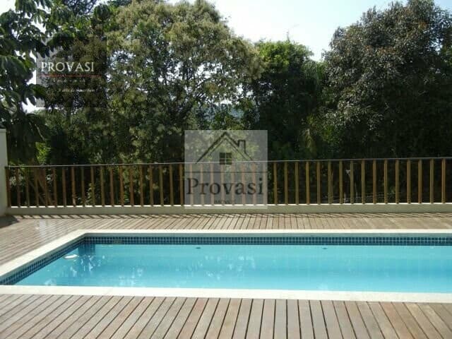 belíssima casa, 4 suites, sala 3 ambientes lareira , visita, jantar, totalmente integrada com área gourmet, churrasqueir
