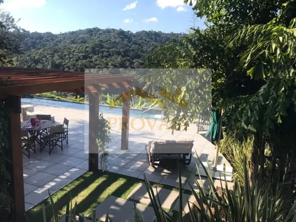 Casa Espetacular para Venda e Locação, com terreno de 3.167m