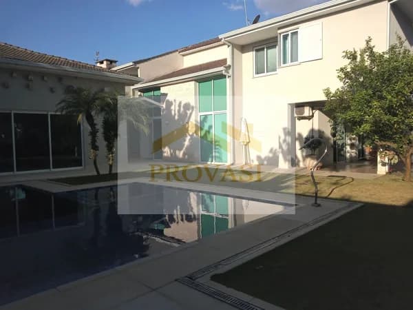 Bela Casa no Residencial 3 - 720² - 4 Dorms. (2 Suítes) -Área de Lazer - R$ 6.950.000,00