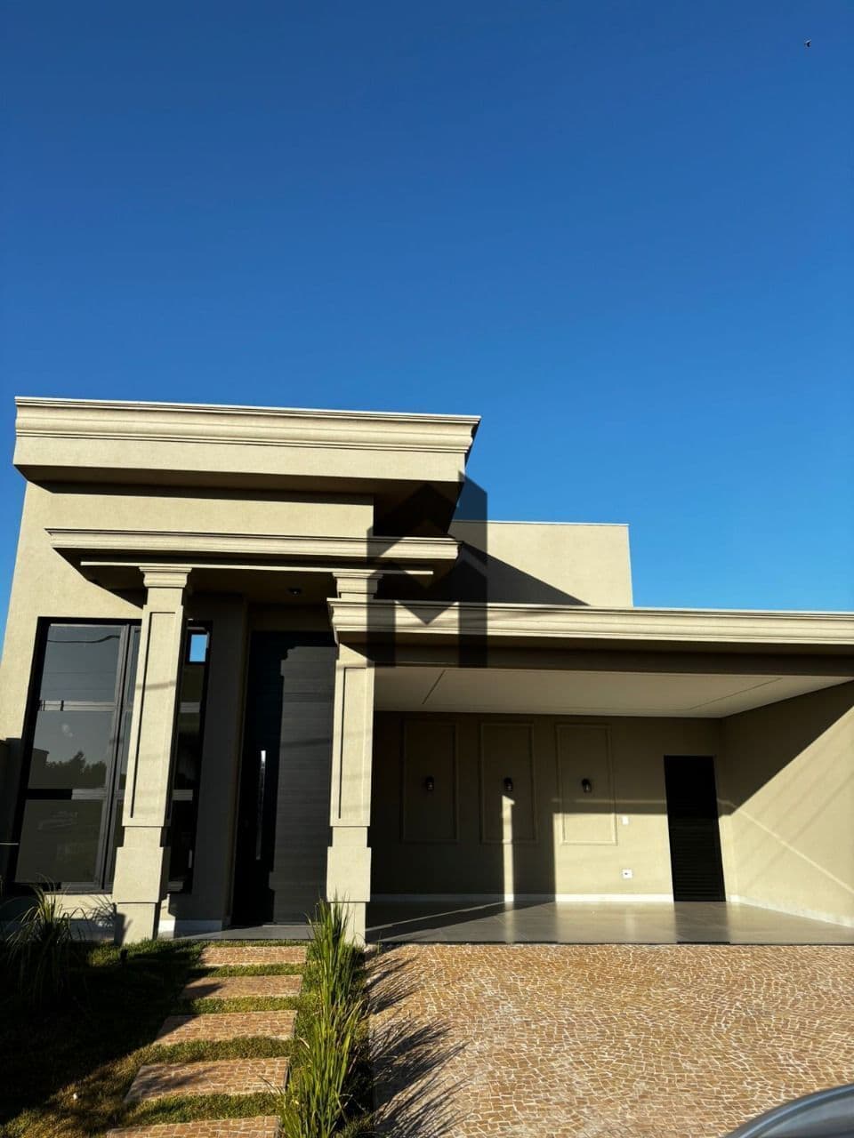 Casa Alto Padrão no Condomínio Pereira Alvim – Pronta para Morar!