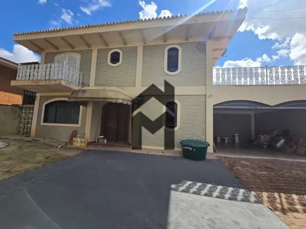 Casa Sobrado com 5 Suítes e Piscina no Ribeirânia