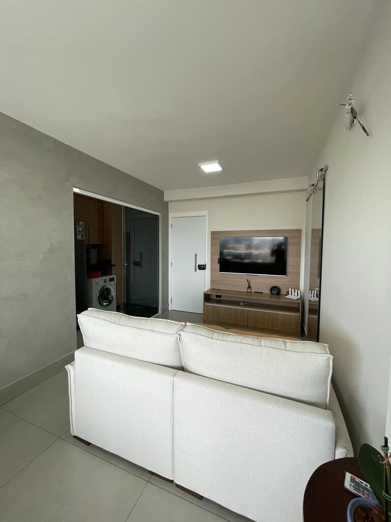 Apartamento com 2 suítes , 70 m2 e mobiliado para locação e venda