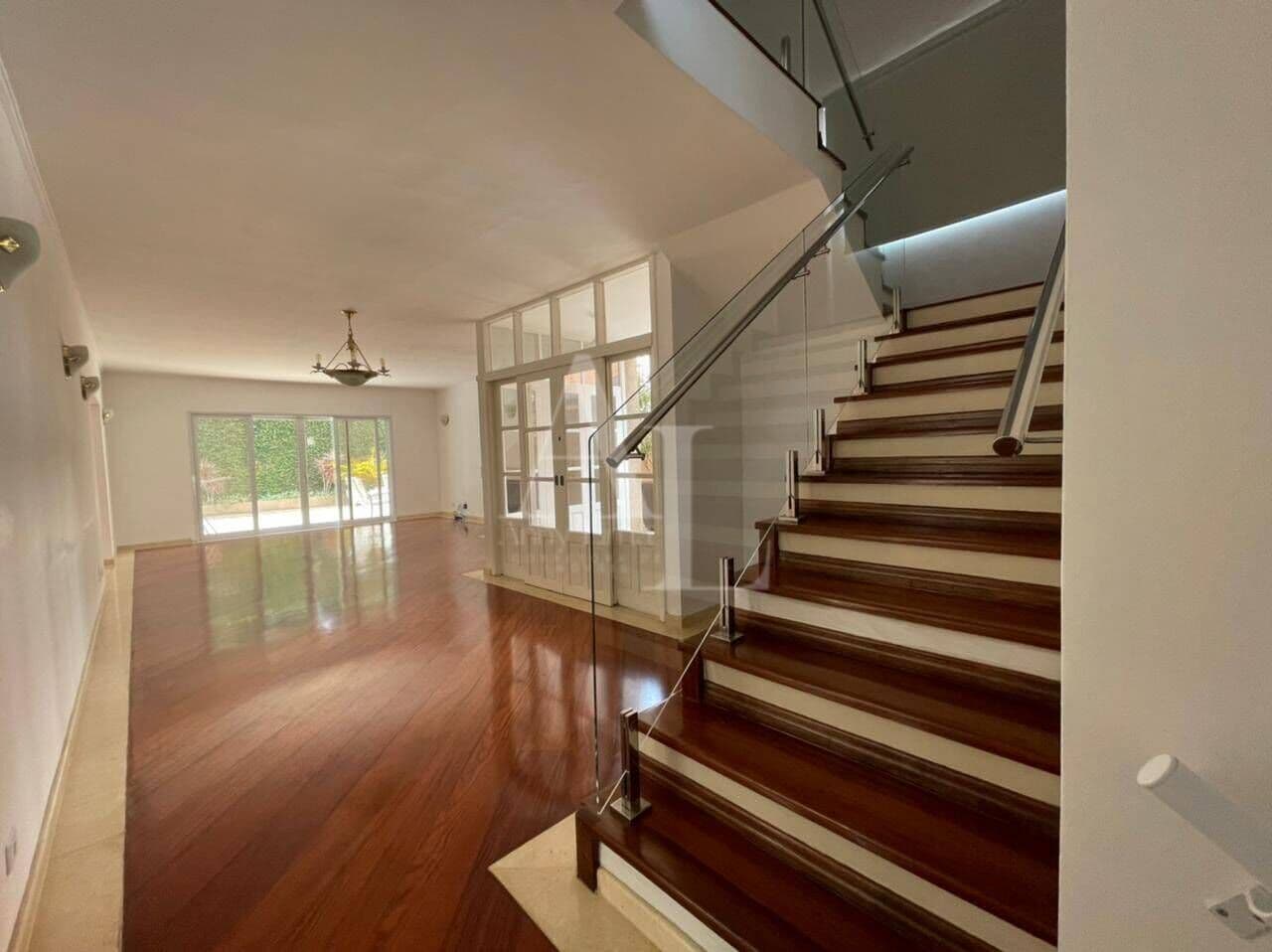 Casa em Condomínio para locação com 4 dormitórios - Residencial Alphaville 3