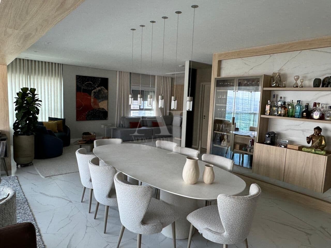 Apartamento mobiliado à venda com 3 suítes sendo 1 com hidro, 3 vagas, móveis planejados