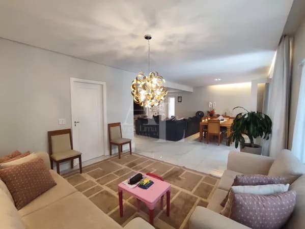 Casa à venda em Alphaville com 5 dormitórios 4 suítes - Residencial 4