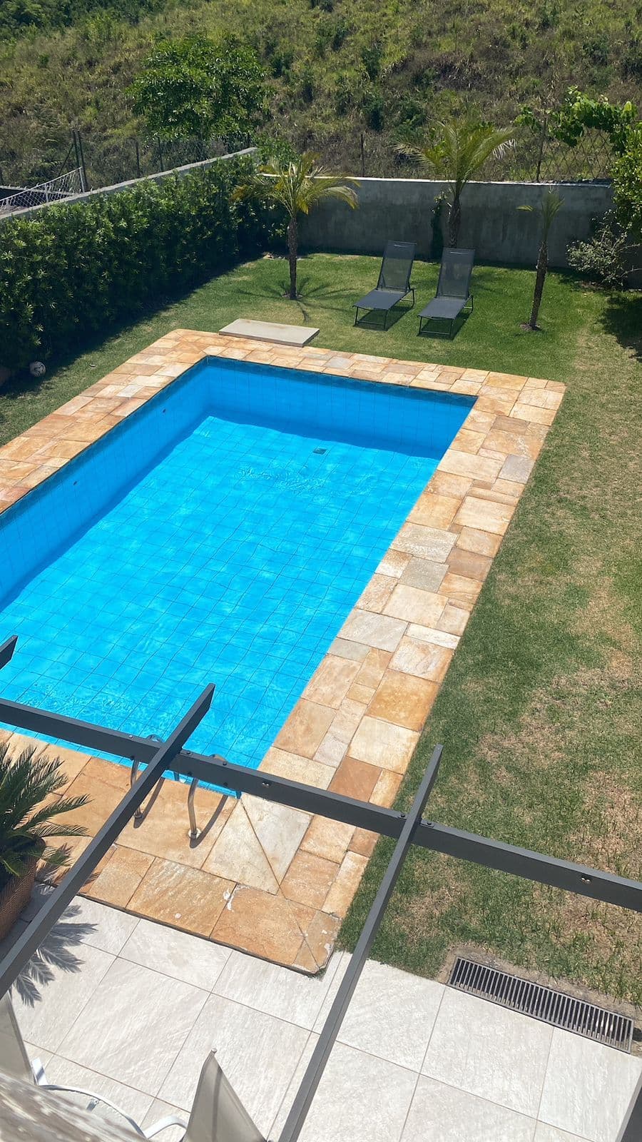 Casa semi térrea com 4 dormitórios, sendo 2 suítes, em excelente localização - Melville