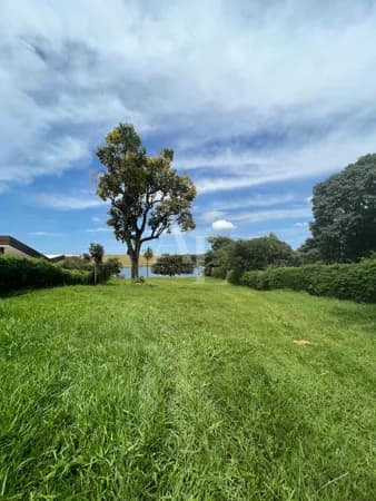 Terreno à venda com vista para represa no condomínio Capitania - Itaí/SP