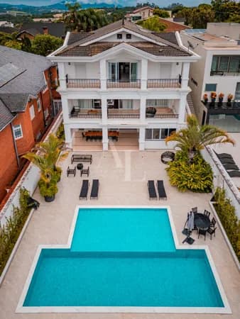 Casa mobiliada e decorada à venda 6 suítes 7 vagas em Alphaville 10 - Santana de Parnaíba SP